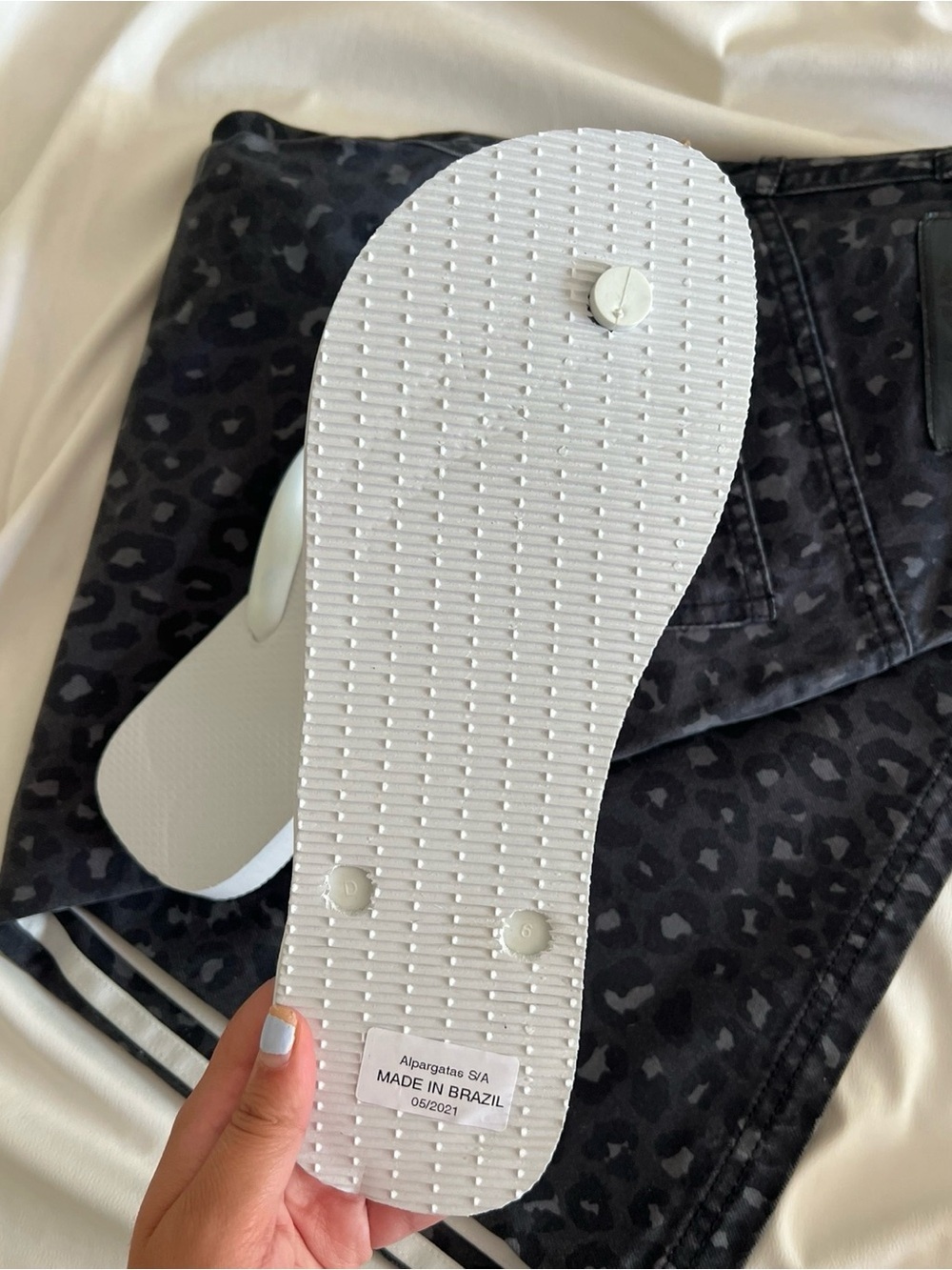 NWT White Havianas ✨🥥 - Picture 5 of 5